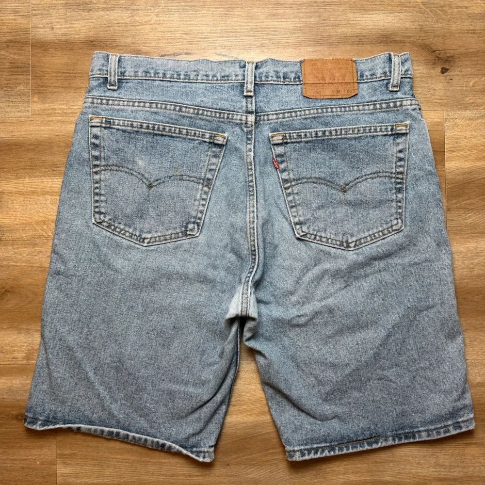Vintage Levi's 550 Denim Shorts Men 36 Relaxed Fit Stone Wash Made USA Jorts 90s